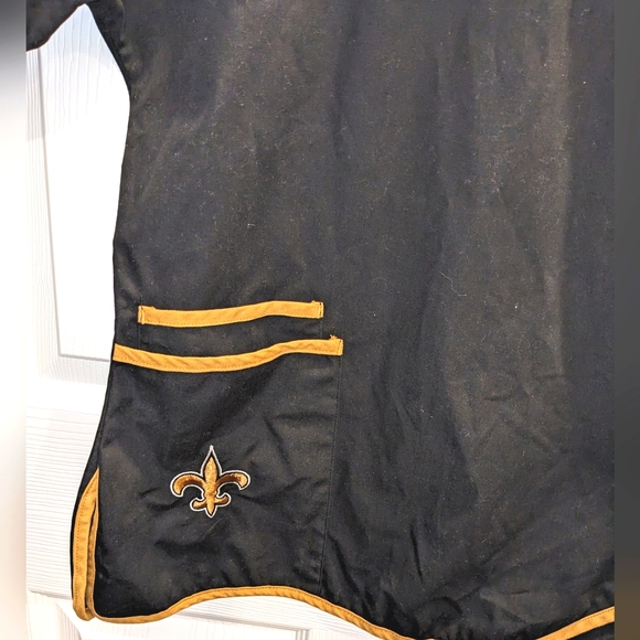 NFL Team Apparel New Orleans Saints Short Sleeve Scrub Shirt - Picture 2 of 10